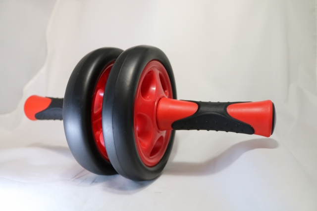 腹筋ローラーを女性がやった時の効果 ビフォーアフターがヤバすぎる Do It ドゥーイット